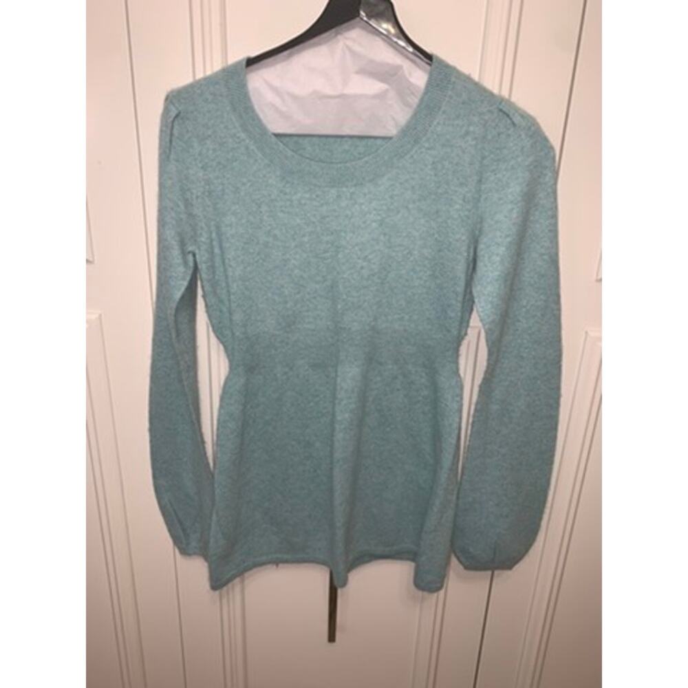 Banana Republic Women's Blue Pullover Sweater Size Medium Long Sleeve